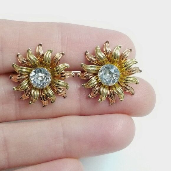 Vintage Gold Filled Floral Sun Shaped Rhinestoen Center Clip On Earrings - Picture 2 of 7